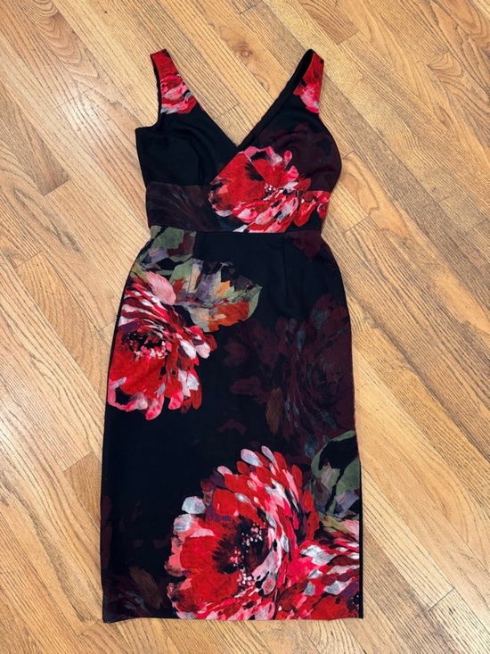 Trina Turk Dresses & Skirts - Trina Turk Black Midi Dress with Red Floral Print